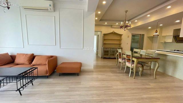 Cho thuê căn hộ Mỹ Khánh 4, Phú Mỹ Hưng dt 112m2 có view hồ bơi và biệt thự