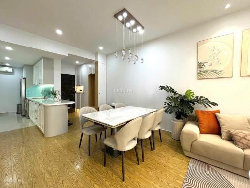 Cho thuê căn hộ Mỹ Khánh 4, Phú Mỹ Hưng dt 112m2 có view hồ bơi và biệt thự