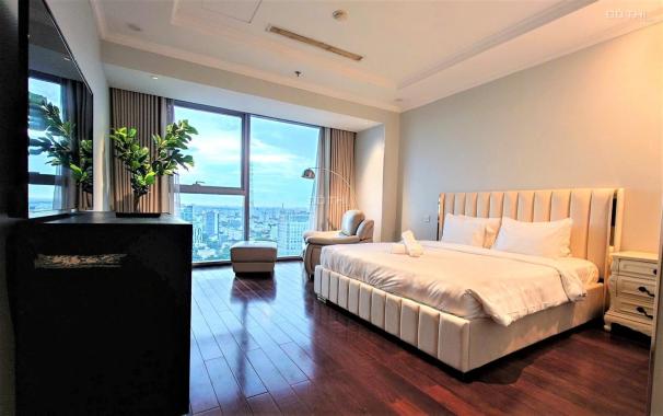 Cho thuê căn hộ Vincom Đồng Khởi, 160m2, 3PN view Nhà thờ Đức bà, Q.1