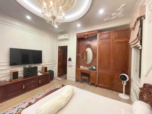 Bán biệt thự đơn lập Nam Thông 270m2, 3 lầu, 2 mặt tiền Đ.Tân Phú, Q.7