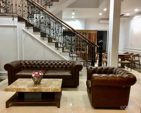 Cho thuê Villa Khu Nam Viên - Phú Mỹ Hưng - Q7. DT: 7*18. Xây 1 trệt - 2 lầu. Nhà Full NT Cao Cấp