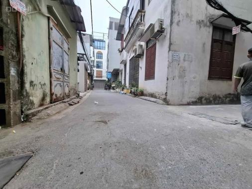 Bán đất Ngọc Thuỵ 46m x 4,2, Lô Góc oto 7c trong đất, vuông vắn không lỗi hơn 6 tỷ có TL. LH