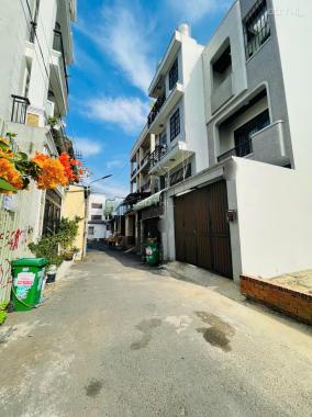 Hót-Nhà 3 tầng ngay Hoàng Diệu 2 hẻm thông tứ hướng DT (4.5x23) sẵn TN 35tr/th giá nhíc 9 tỷ