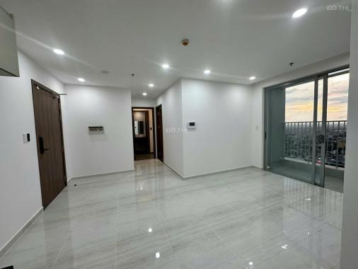 Tôi chính chủ cần sang lại căn hộ 2PN 69m2 giá 2tỷ39 - Tầng trung view đẹp, sổ sẵn, có bank hỗ trợ