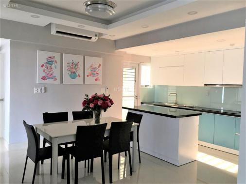Bán căn hộ Mỹ Khánh 1, trung tâm Phú Mỹ Hưng 112m2 3PN view hồ bơi