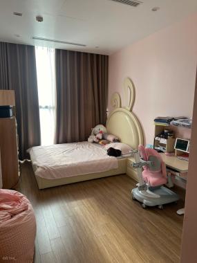 Bán căn hộ 3 phòng ngủ sẵn nội thất, tầng đẹp, hướng thoáng, Vinhomes Sky Lake Phạm Hùng