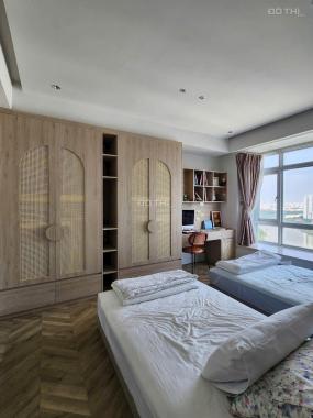 Bán gấp căn hộ Riverside Residence 180m2, 3PN, tặng nội thất cao cấp