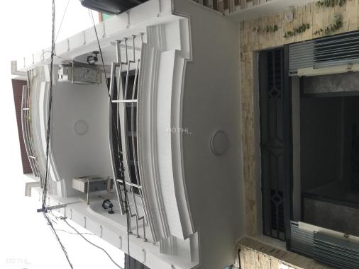 Bạn nhà: 5/44 Bình trị đông, BTĐ A, Bình tân. Hẻm 4m. DT: 3*10 (1 trệt, 3 lầu). SHR. Giá: 3,95tỷ
