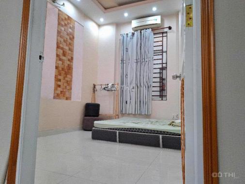 4 tỷ bé Gấp bán nhà 3 tầng - 56m2 gần vòng xoay phú hữu Thủ Đức - Dọn vào ở ngay