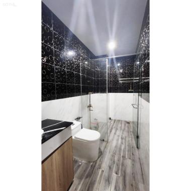 Chân dài 11 tỷ 160m2 gần CVPM Quang Trung, 5lầu, xe hơi ngủ trong nhà, 40tr/m2 đất