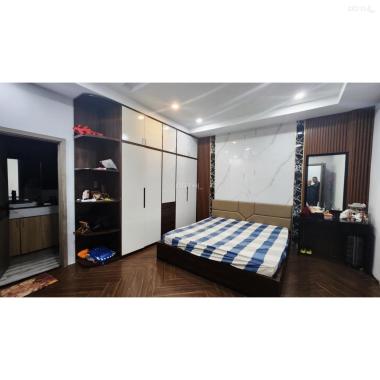 Chân dài 11 tỷ 160m2 gần CVPM Quang Trung, 5lầu, xe hơi ngủ trong nhà, 40tr/m2 đất