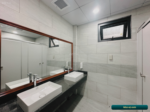 Cho thuê văn phòng tại Đường Huỳnh Văn Bánh, Phú Nhuận, diện tích 245m2