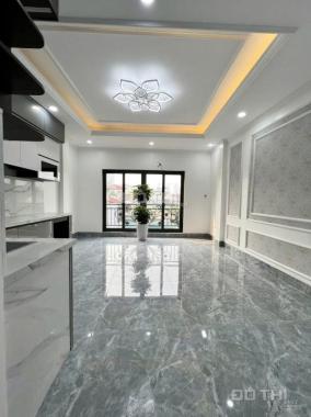 Bán nhà siêu đẹp Khương Đình. Diện tích: 40m2x6T. Giá: 9,9 tỷ
