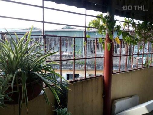 Bán nhà tập thể giáp bát, nhà đẹp ô tô đỗ cửa, giá chỉ 3.x tỷ.