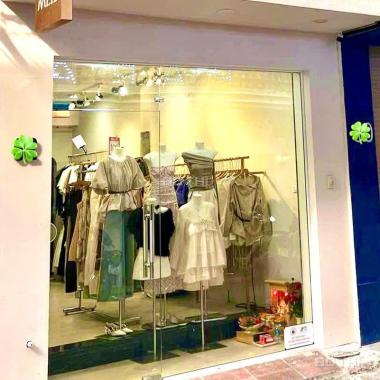 BÁN NHÀ mặt phố Đông Các, lô góc, kinh doanh sầm uất mọi loại hình, ô tô dừng, tránh , đỗ, vào nhà