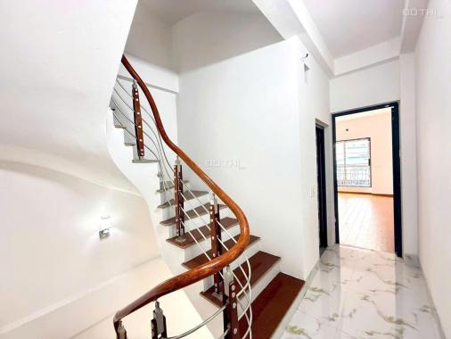 🏡 CHÍNH CHỦ BÁN NHÀ 5 TẦNG ĐẸP LONG BIÊN – GẦN TRƯỜNG HỌC, GIAO THÔNG TIỆN, GIÁ CHỈ 6,15 TỶ!