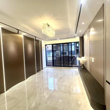 BÁN NHÀ MẶT PHỐ ĐÔNG CÁC, kinh doanh mọi loại hình. 63m2, mt 4m, 5 tầng thang máy.
