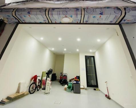 Cho thuê mặt bằng KD tầng 1 nhà phố TRẦN QUANG DIỆU- HOÀNG CẦU, kinh doanh tấp nập, VS riêng