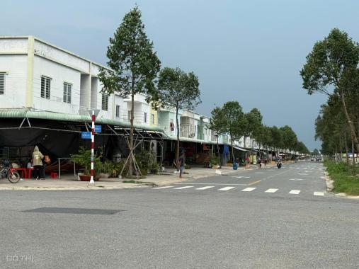 Cần bán nhà phố thương mại nằm cạnh khu công nghiệp Bàu Bàng diện tích 150m2