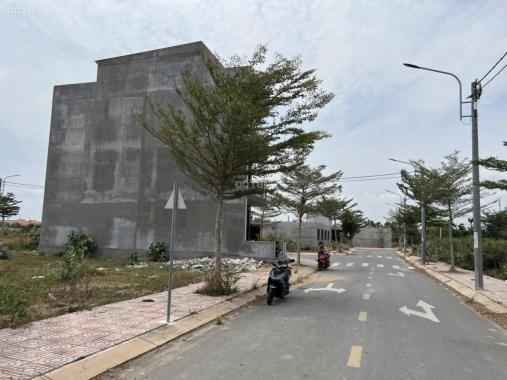 Bán nhà mặt tiền 100m2, 1 trệt 1 lầu – khu dân cư Long Cang 1.800.000.000 đ