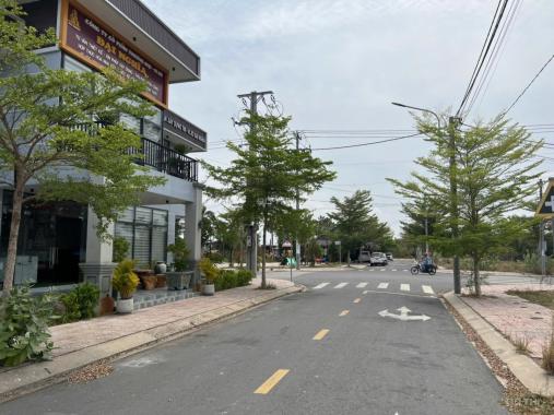 Bán nhà mặt tiền 100m2, 1 trệt 1 lầu – khu dân cư Long Cang 1.800.000.000 đ