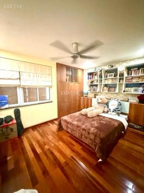 Bán nhà phố Trung Kính phân lô, đường ô tô tránh, 70m2, MT5m, nhỉnh 32 tỉ, chỗ đỗ xe ô tô ngày đêm