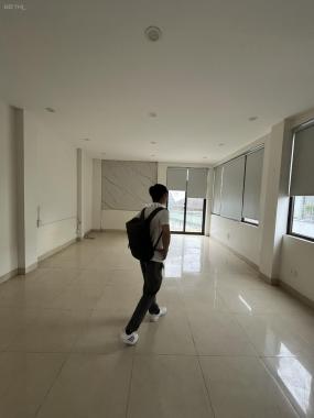 Cho thuê văn phòng Đại Lộ Thăng Long, diện tích 60 m2/tầng, sàn thông , lô góc