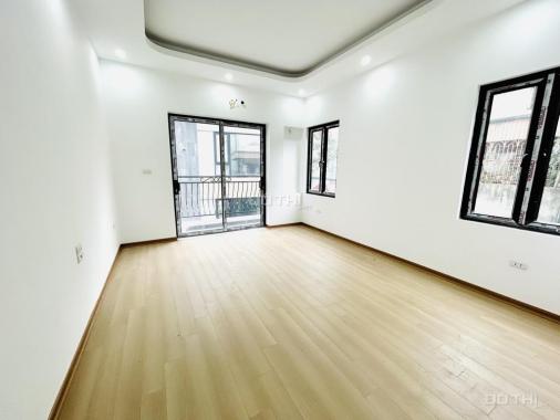BÁN NHÀ NAM DƯ. HOÀNG MAI . LÔ GÓC. HIẾM. NỞ HẬU. THANG MÁY. DT 37m2 6 tầng, giá 7.9 tỷ