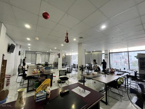 Cho thuê văn phòng 200 m2 tại Nguyễn Văn Lộc, sàn thông , mặt tiền 12m