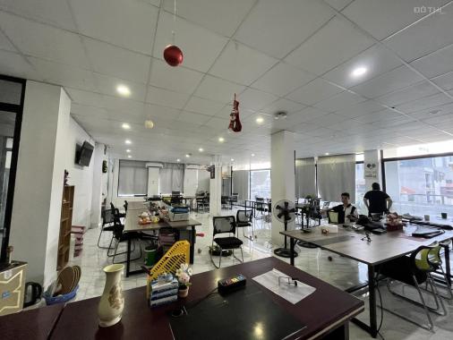 Cho thuê văn phòng 200 m2 tại Nguyễn Văn Lộc, sàn thông , mặt tiền 12m