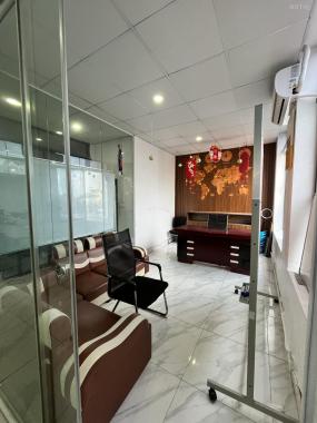 Cho thuê văn phòng 200 m2 tại Nguyễn Văn Lộc, sàn thông , mặt tiền 12m
