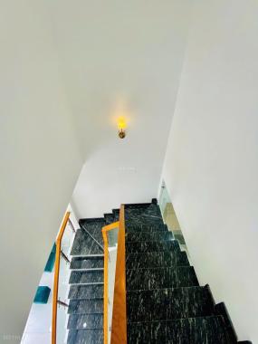 Nhà đẹp hốc môn , gần chợ , kcn giá 850tr