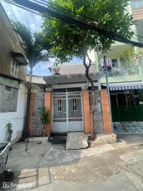 NHÀ HẺM XE HƠI 111 LẠC LONG QUÂN, PHƯỜNG 3 - GẦN UỶ BAN QUẬN 11