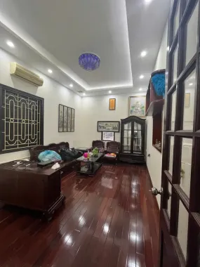 Bán nhà 4 tầng LÔ GÓC ngõ 61 Thái Thịnh, view vườn hoa, chỉ 14.5 tỷ.