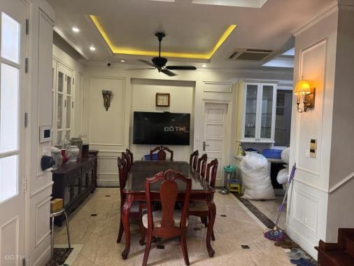Cần bán gấp biệt thự Vạn Phúc Hà Đông 165m2, 4PN, nội thất Châu Âu, Sổ đỏ trao tay, Giá rẻ