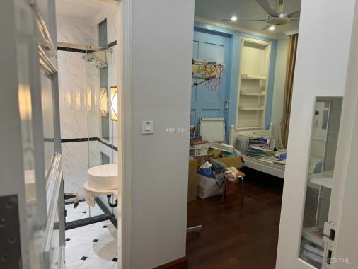 Cần bán gấp biệt thự Vạn Phúc Hà Đông 165m2, 4PN, nội thất Châu Âu, Sổ đỏ trao tay, Giá rẻ