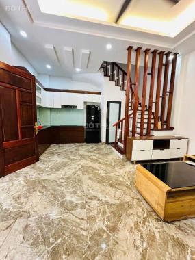 Bán nhà Nguyễn Sơn Long Biên, nhỉnh 8 tỷ, 5 tầng, lô góc, vài bước ra đường ô tô tránh