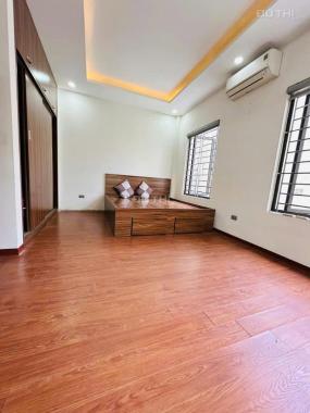 Bán nhà Nguyễn Sơn Long Biên, nhỉnh 8 tỷ, 5 tầng, lô góc, vài bước ra đường ô tô tránh