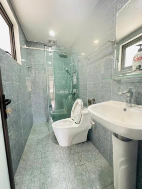 Bán nhà Nguyễn Sơn Long Biên, nhỉnh 8 tỷ, 5 tầng, lô góc, vài bước ra đường ô tô tránh