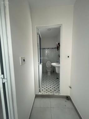 Nhà nhỏ hiếm có ngay hẻm Trường Chinh, Tân Bình