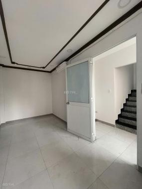 Nhà nhỏ hiếm có ngay hẻm Trường Chinh, Tân Bình