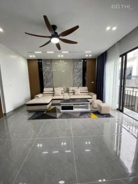 💥💥 NHÀ ĐẸP #HOÀNGNHƯTIẾP - LONG BIÊN -  #THANGMÁY -  NGÕ THÔNG - CHÀO  10,x TỶ 