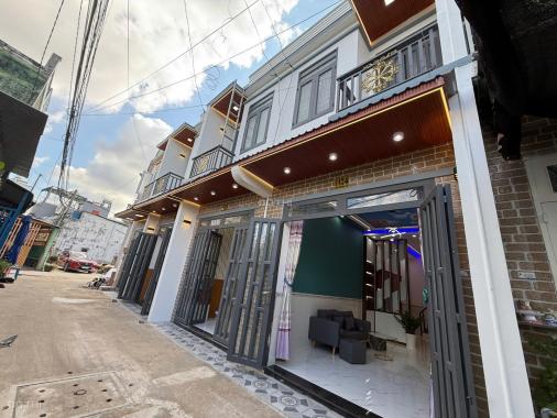 Chính chủ bán Nhà Mới Xây tại Xuân Thới Thượng, hẻm Ô Tô,Tặng nội thất