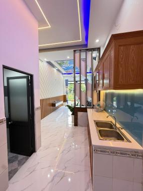 Chính chủ bán Nhà Mới Xây tại Xuân Thới Thượng, hẻm Ô Tô,Tặng nội thất