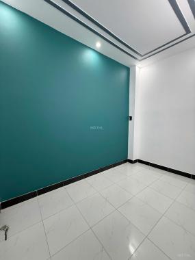 Chính chủ bán Nhà Mới Xây tại Xuân Thới Thượng, hẻm Ô Tô,Tặng nội thất