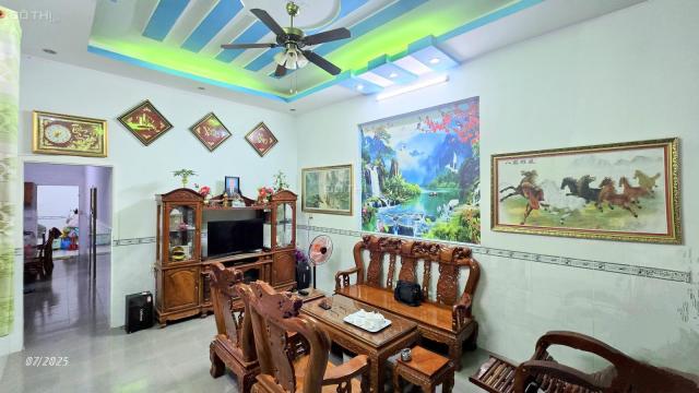 ⚠️B.ÁN 2,999 TỶ - NHÀ SẠCH ĐẸP - Tường Xây 20cm Chắc Chắn - Đường Thông Xe Hơi - Phường Tân Phong