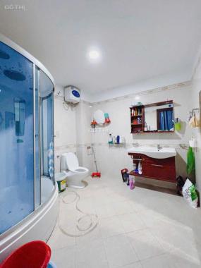 Nhà 3/2 quận 10, 100m2 nhà to rộng 6 PN 7 WC thoáng mát, phong thủy tốt