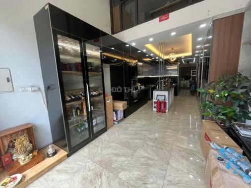 Mặt phố đàm quang trung 82m 5 tầng giá chào nhỉnh 300tr