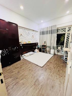 Chính chủ cho thuê Nhà Nguyên Căn Đẹp, giáp Q1, giá tốt