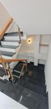 Bán nhà 4 tầng nội thất đẹp tại Lạc Long Quân Quận 11, đường xe hơi giá 9.6 Tỷ